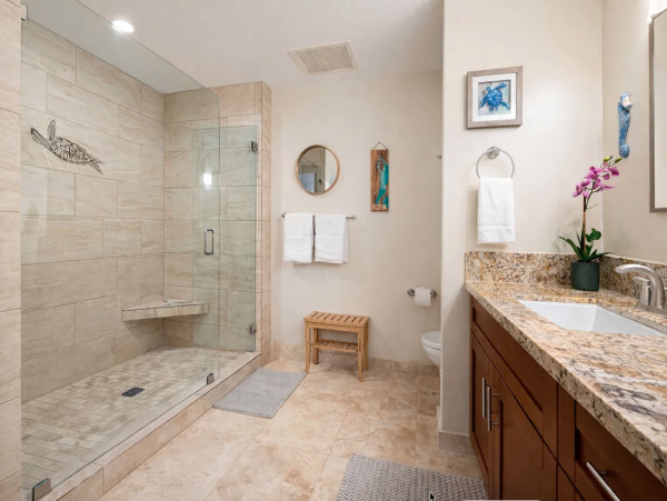 Luxurious 6-Bedroom Retreat in Kaanapali